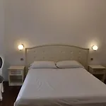 Piccolo Di Piazza Di Spagna Suites